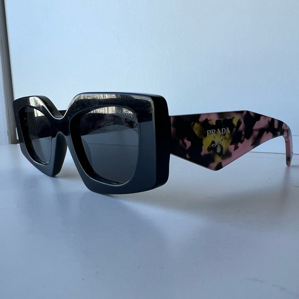 Prada women’s sunglasses used condition